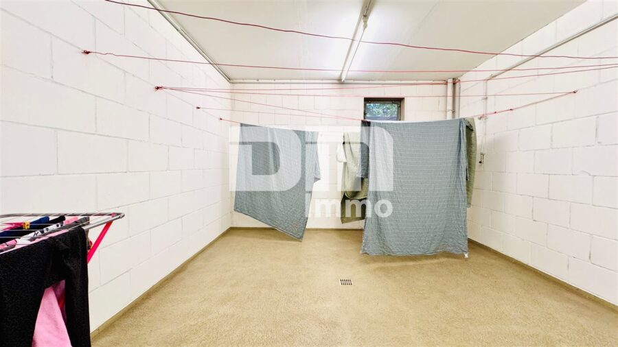 Hochklassige Dreizimmerwohnung im 1.OG mit Loggia + TG Stellplatz in gesuchter Lage - Wasch / Trockenraum Gemeinschaft